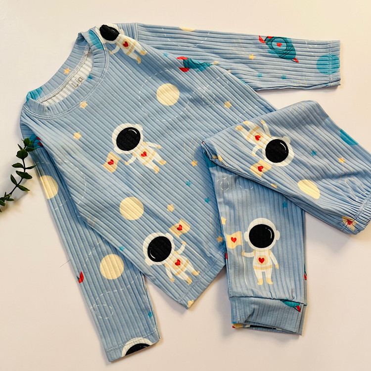 بلوزشلوار ریلی طرح فضانورد